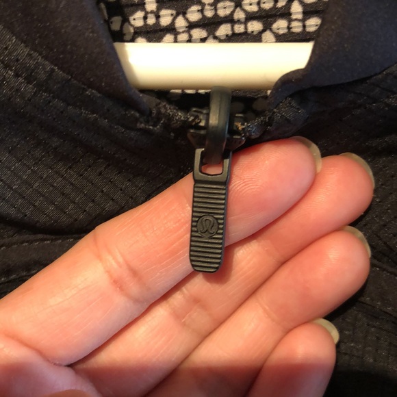 Lululemon reversible bomber jacket - Picture 4 of 7